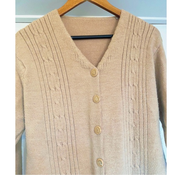 EUC Beige Ladies Button Up Cardigan in Size Large - Picture 6 of 6
